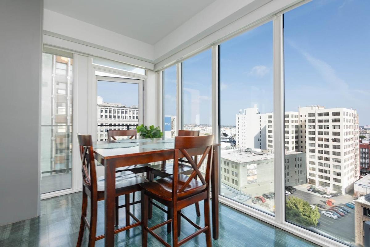 Apartment Stylish 3br High-rise With Pool, Hot Tub & Rooftop Views Los Angeles
