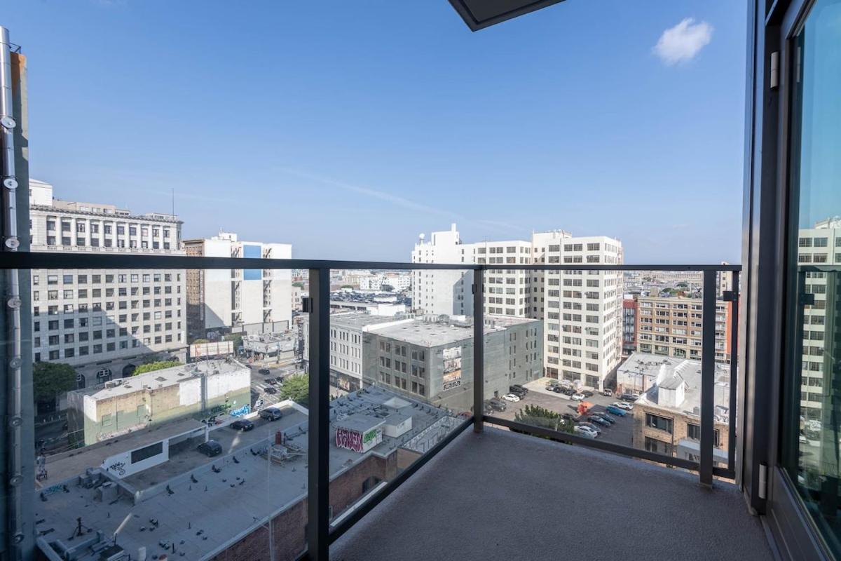 Stylish 3br High-rise With Pool, Hot Tub & Rooftop Views * Los Angeles
